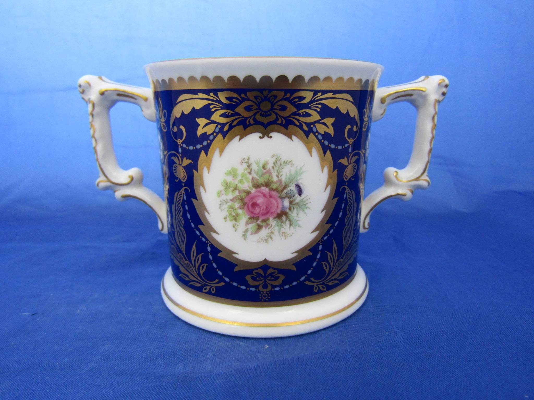 Collection ラヴィングカップ 女王エリザベス皇太后記念 RoyalCollection ラヴィングカップ 女王エリザベス皇太后記念 - メルカリ