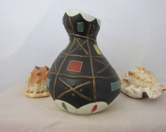 Bretleigh vase in Lorca pattern. Gourd form vase in mid-century abstract decor