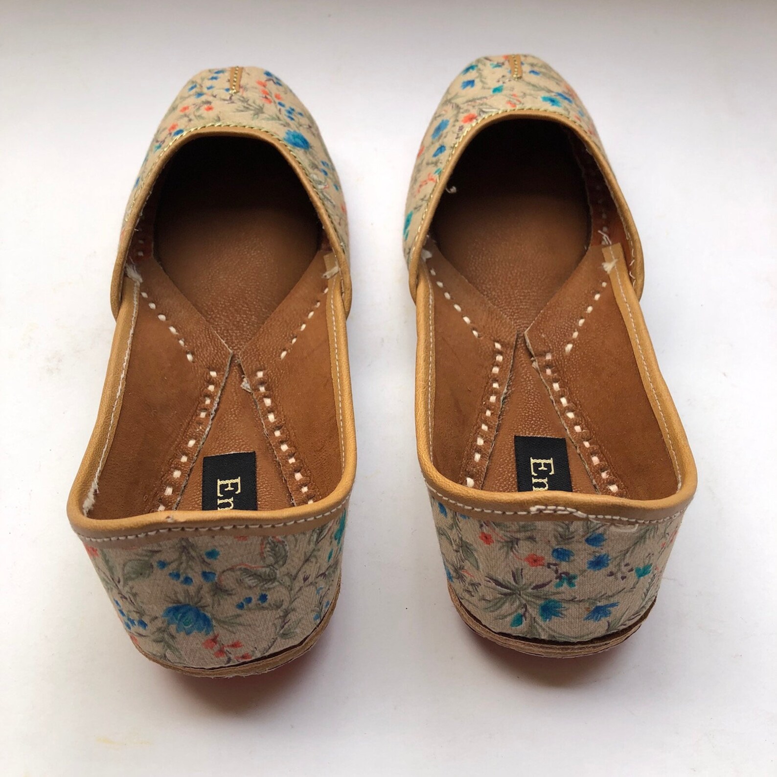 floral shoes for women, off white flat shoes, slip on shoes, indian shoes, ballet shoes, handmade designer shoes/juttis or mojar