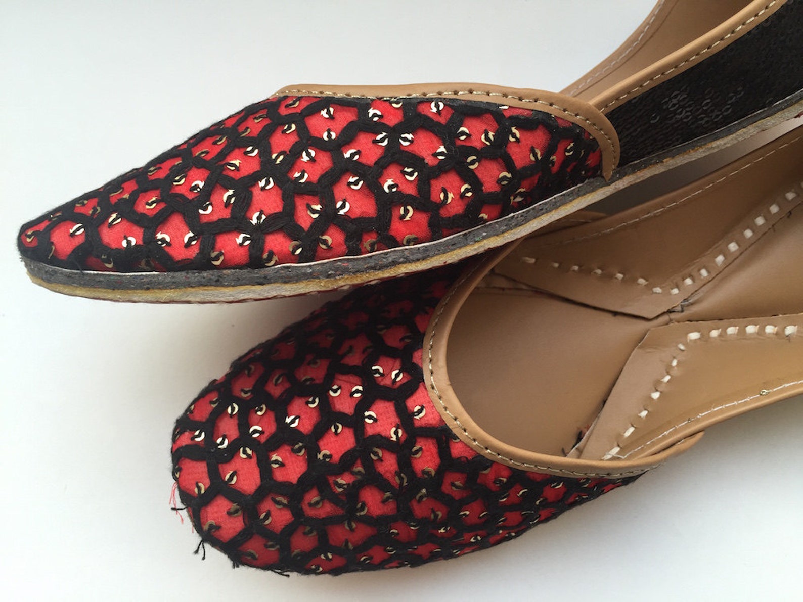 red women ballet flat shoes/boho shoes/black sequins flats/womens slip on shoes - maharaja style women juttis or mojaris