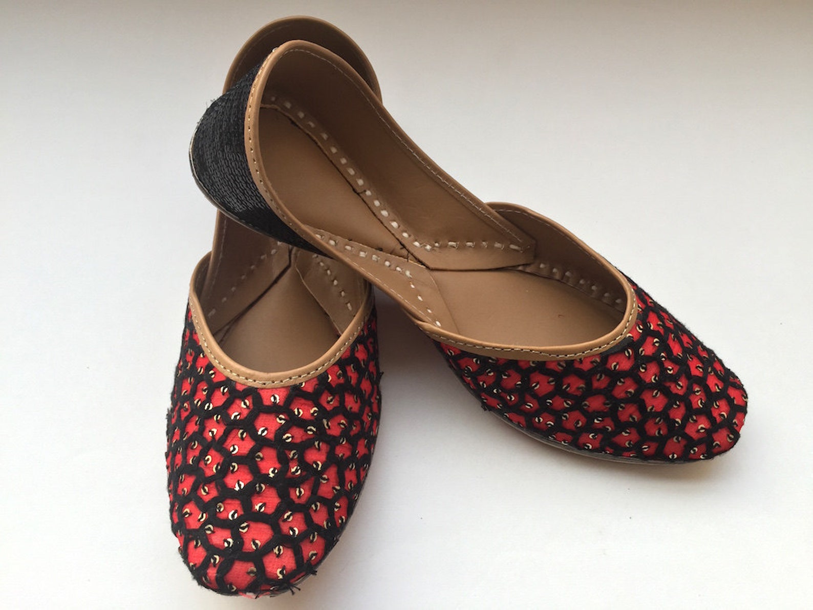 red women ballet flat shoes/boho shoes/black sequins flats/womens slip on shoes - maharaja style women juttis or mojaris