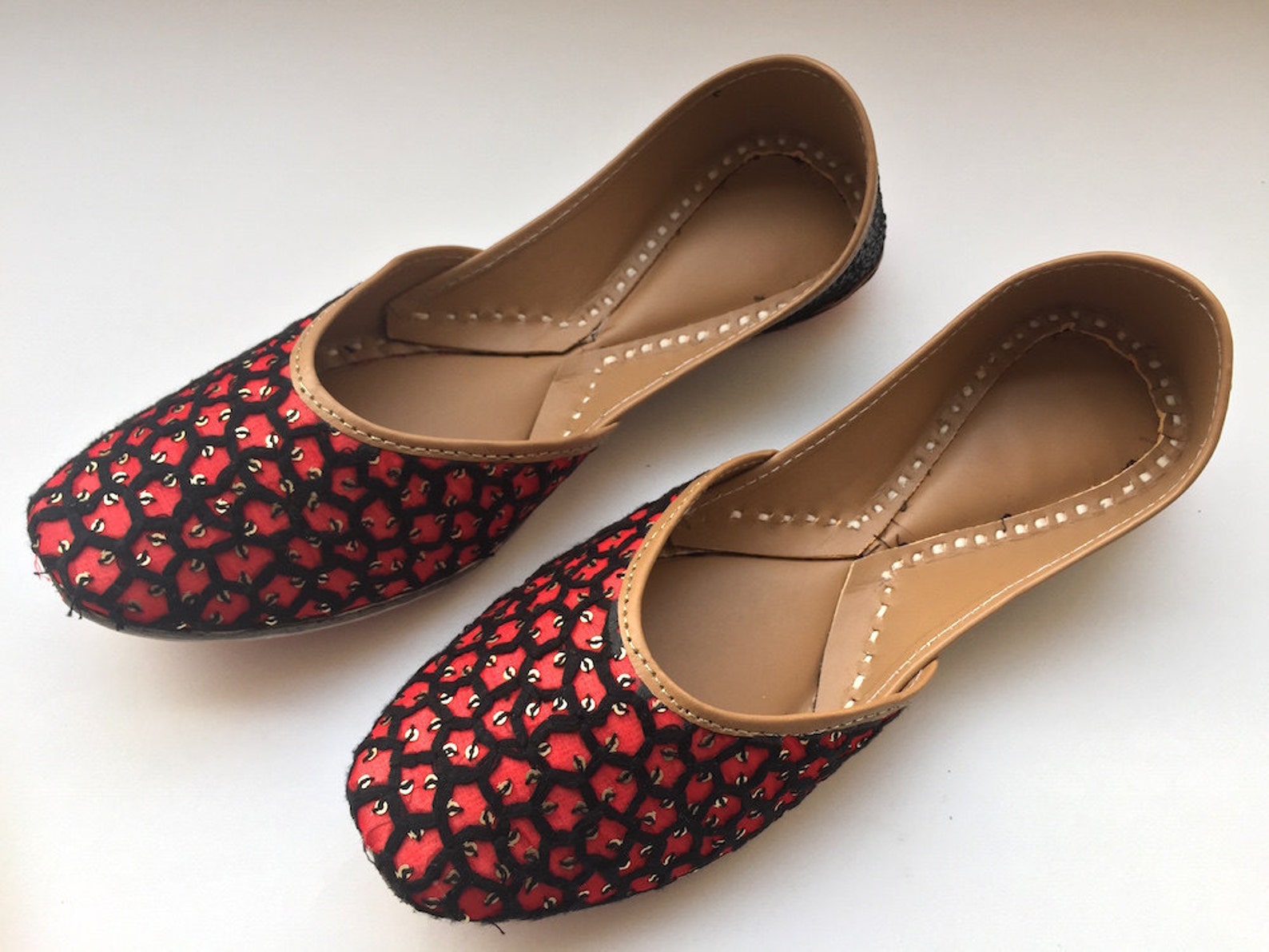 red women ballet flat shoes/boho shoes/black sequins flats/womens slip on shoes - maharaja style women juttis or mojaris