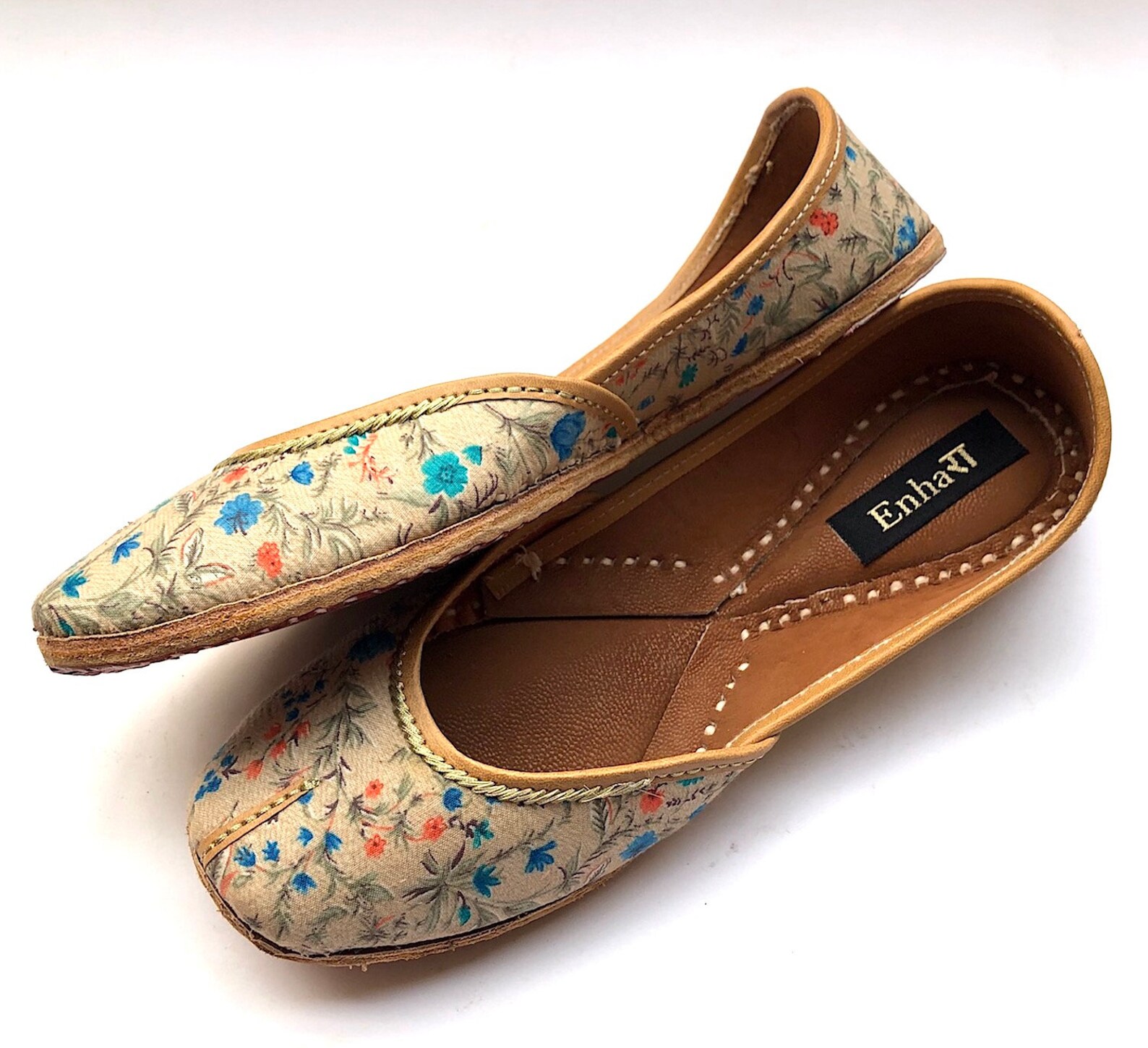 floral shoes for women, off white flat shoes, slip on shoes, indian shoes, ballet shoes, handmade designer shoes/juttis or mojar