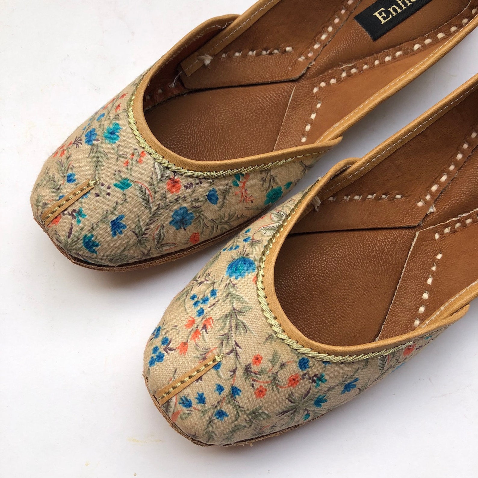 floral shoes for women, off white flat shoes, slip on shoes, indian shoes, ballet shoes, handmade designer shoes/juttis or mojar