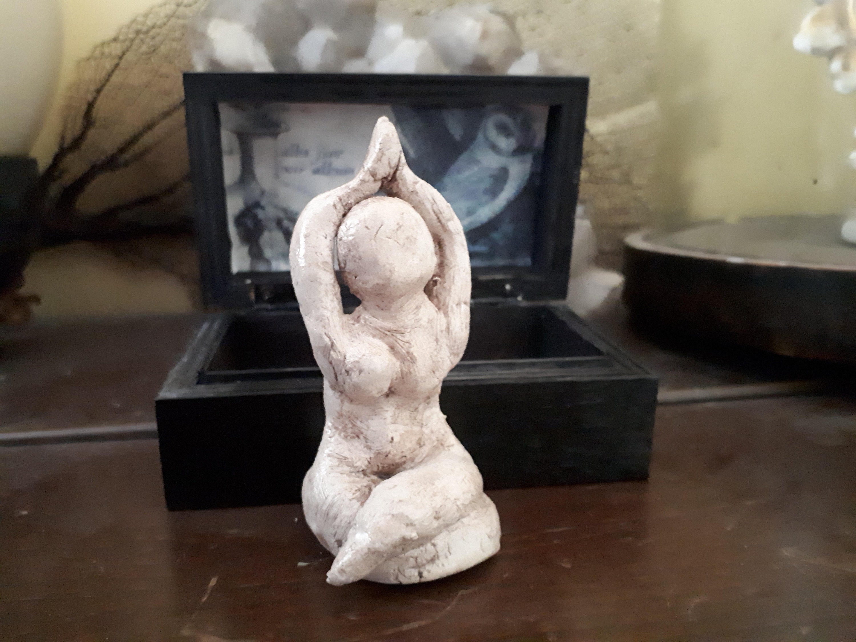 statue Wicca et Sa Boîte Peinte à La Main Sorcière Pagan