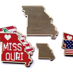 Ponto Cruz em Madeira Missouri. Ponto cruz dos Estados Unidos. Bordado em branco. Mapa do Missouri Stitchable. Padrão de Ponto Cruz Missouri EUA.
