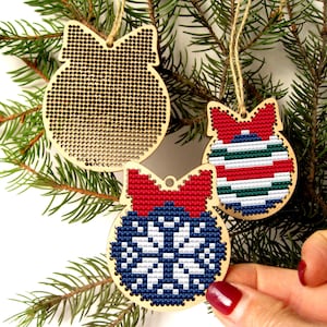Christmas Bauble Cross Stitch, Christmas Cross Stitch Pendant, Christmas Wood Ornament, Wood Cross Stitch Blank, Christmas Fireplace Decor