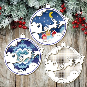 Adorno navideño de punto de cruz en blanco. Colgante de madera para punto de cruz. Punto de cruz dimensional. Decoración para árbol de Navidad DIY. Adorno navideño de madera.