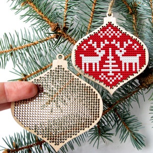 Christmas Bauble Wood Cross Stitch Blank, Christmas Cross Stitch Blank, Wooden Christmas Tree Decor, Cross Stitch Pendant, Wood Stitch Blank