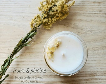 Natural candle made from soy wax with pear and peony
