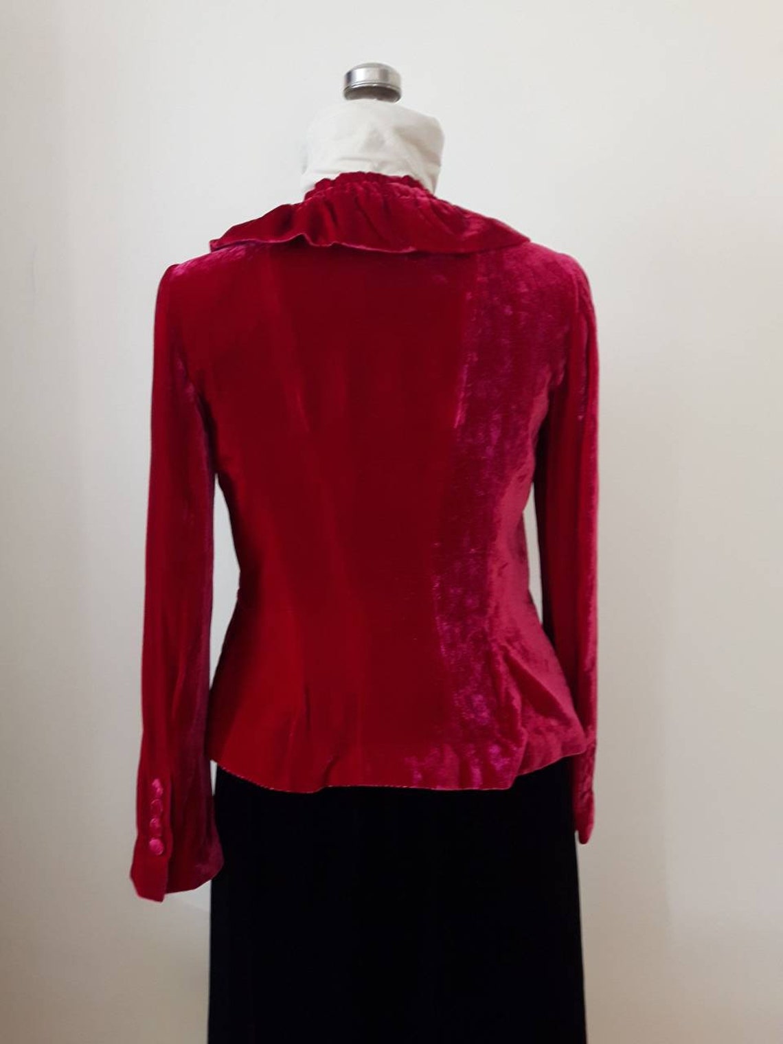 Vintage RED VELVET SHORT Coat, Bright Red, Ruffle at Collar, Silk ...