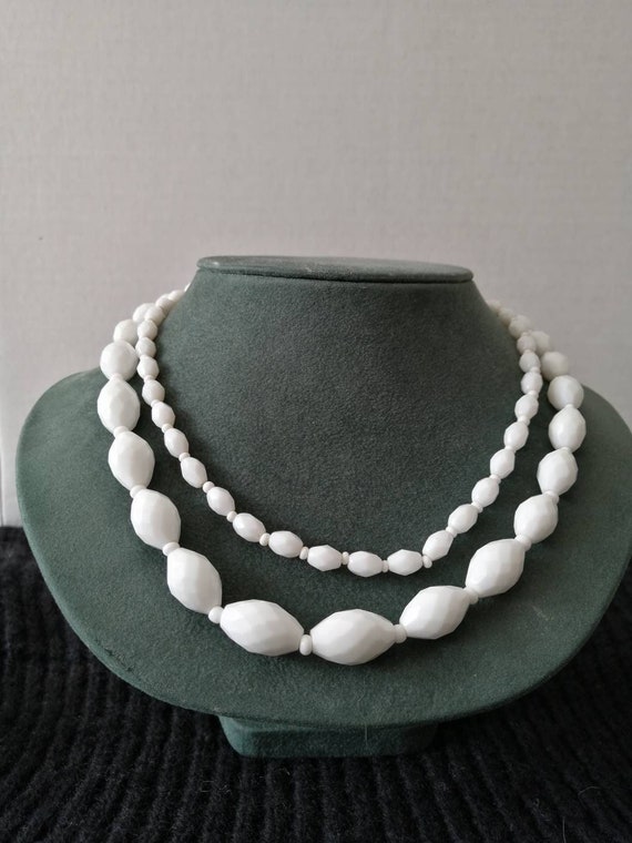 VTG-White Glass Long Beaded Necklace, One Strand M