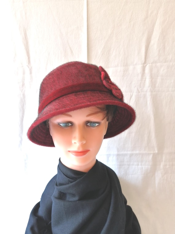 Vintage Red Felt Hat, Rhinestone Bow, Mid-century Church Hat  display picture 2