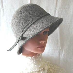 Vintage Handmade Cloche Wool Hat Ribbon Bow Rhinestone Brooch Gray Hat Size M Cloche 100% Wool Vintage Hats for Women for sale | eBay main image 4