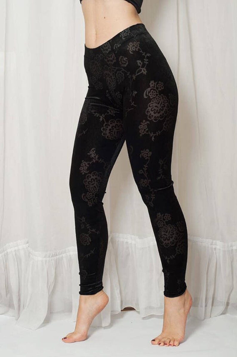 Black Velvet leggings met transparante bloemen. Velvet Lace Etsy