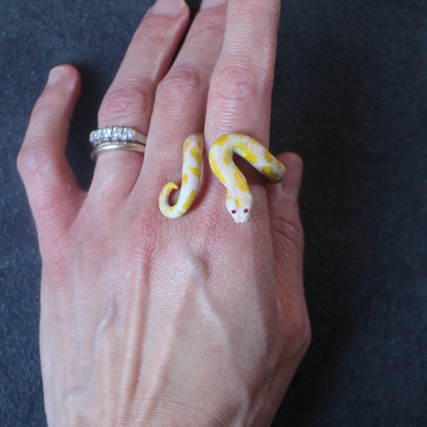 Snake ring, albino python , polymer clay jewellery, handmade gifts, animal jewellery, unique ring, reptile art, animal lover, secret santa