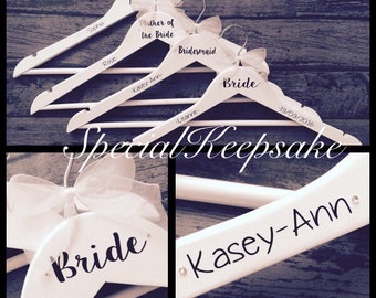 Personalised White Brown Dress Hangers Wedding Marriage Mr & Mrs Bride Bridal Party Bridesmaid Maid of Honour Mother Diamanté Bow SET OF 5