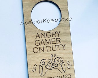 Personalised Angry Gamer On Duty Door Hanger Sign Novelty Gift Gaming Room Xbox PlayStation PC Streamer Controller Kids Bedroom Gamertag