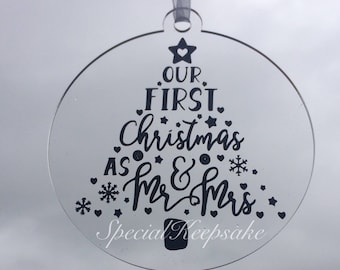 Our First Christmas As Mr & Mrs 2024 2025 2026 1st Christmas Tree Bauble Decoration Ornament Bride Groom Newlywed Acrylic Clear Wedding Gift