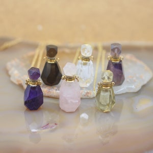 Natural Crystal Faceted Perfume Bottle Necklace Pendants,Cut Fluorite Gemstone Essential Oil Diffuser Vial Charms Healing Crystal Girl Gifts