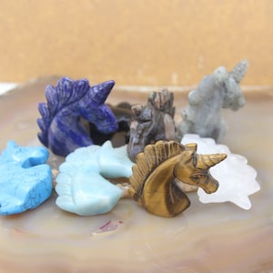 Natural Gemstone 2&quot; Hand Carved Unicorn Figurine,Labradorite Lapis Magical Unicorn Statue,Obsidian Unicorn Skull Carving Decoration Gift