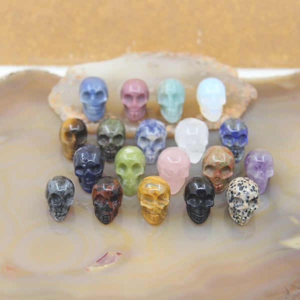 22 Gemstones 1 Inches Hand Carved Skull,Healing Crystal Mini Figurine Home Decor,Obsidian/Aventurine/Jasper Small Skull,Reiki Chakra Quartz