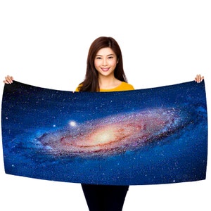 La galaxia de Andrómeda para NES, Pixel Art – 30&quot; x 60&quot; toalla de playa de microfibra