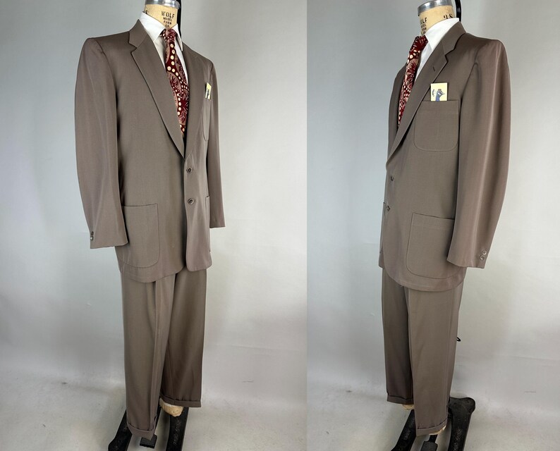 Pak van staal uit de jaren 50 | Vintage jaren 50 tweedelig grijs wollen jasje met enkele rij knopen en ingekeepte revers en Hollywood-taillebroeken | Maat 42 (groot) afbeelding 3