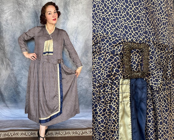 1920s Slaying In Snakeskin Dress | Vintage 20s Blue and Pink Reptile Scale Print Cotton Frock w/Jabot & Beaded Buckle | Large Extra Large XL