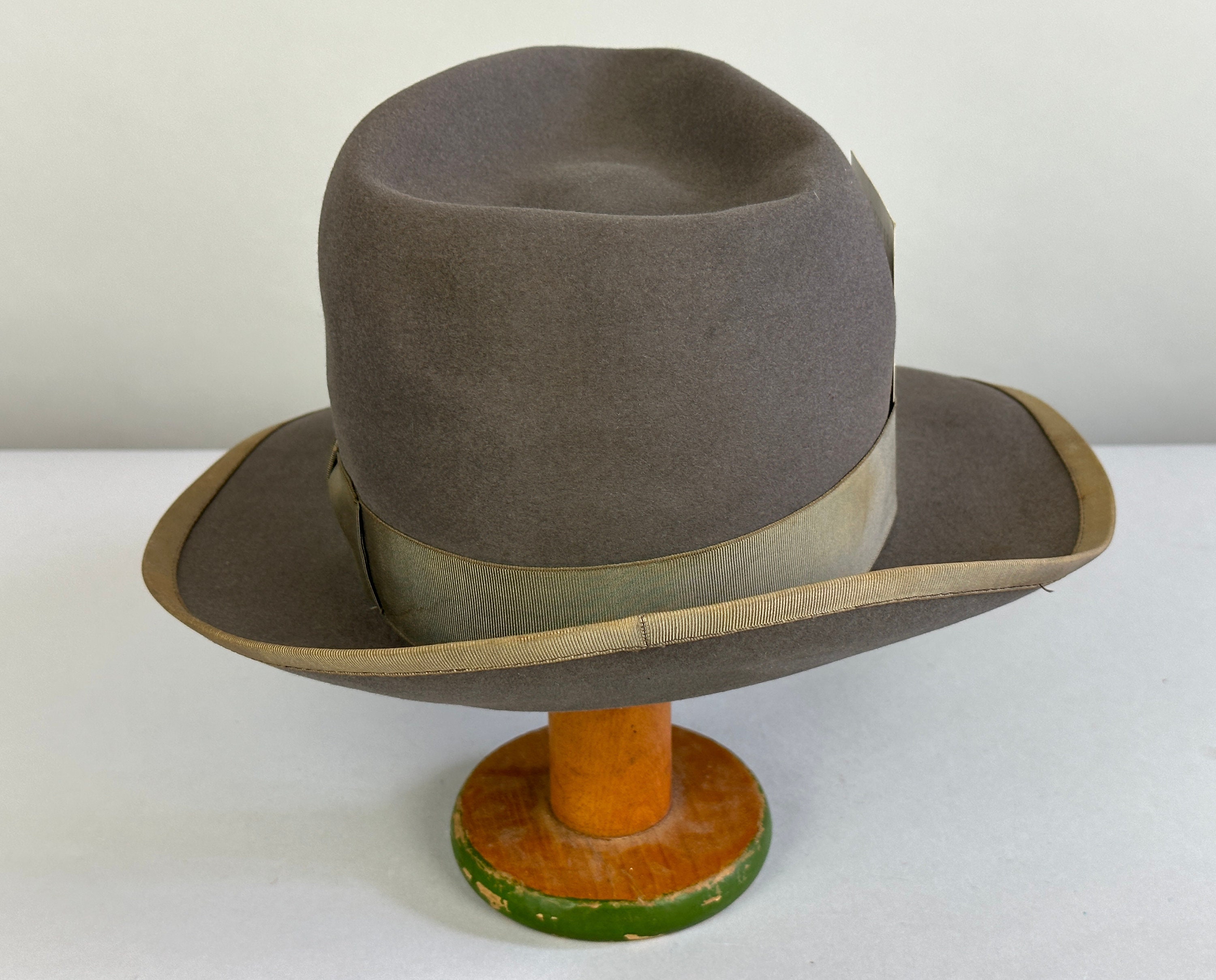 1940s Dapper Dan Fedora | Vintage 40s Dove Grey Beaver Felt 1940s Dapper Dan Fedora | Vintage 40s Dove Grey Beaver Felt