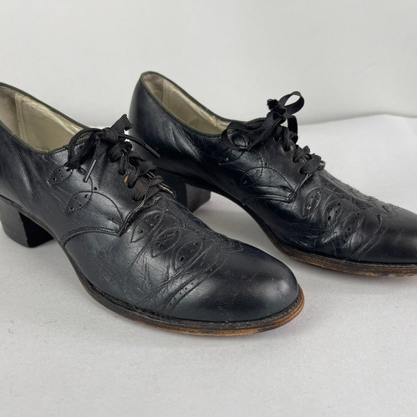 1940s Deco Darling Lace Up Oxfords | Vintage 40s Black Leather Low Heel Nurse Shoes with Decorative Top Stitching and Broguing | Size 5