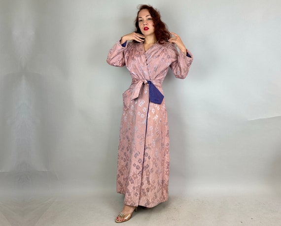 1940s Vintage Quilted Dressing Gown: White and hot pink floral satin wrap front robe