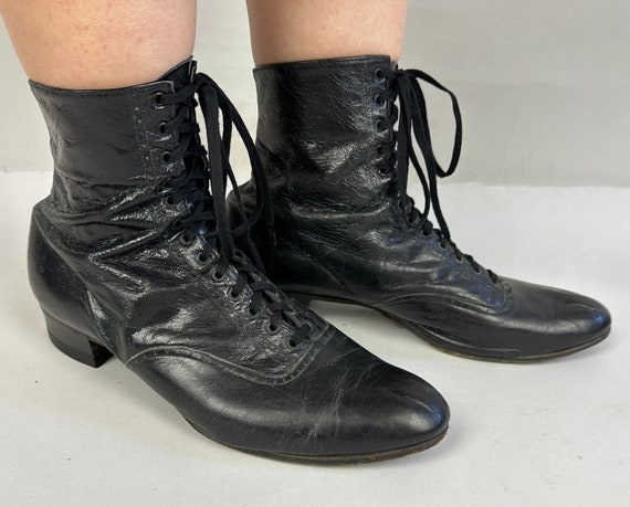 1900s Wonderfully Wearable Granny Boots | Vintage Antique Edwardian Black Leather Lace Up Witchy Shoes with Stacked Heel | US Size 8.5 8&1/2