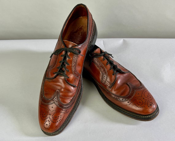 1950s Swell & Stylish Shoes | Vintage 50s Honey Brown Leather Gunboat Wingtip Oxfords with Heavy Broguing by 'British Walkers' | Size 13