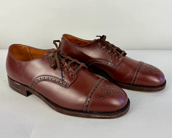 1940s Fit and Fabulous Shoes | Vintage 40s Deadstock Mahogany Brown Leather Oxfords with Black-Backed Broguing and Cap Toe NOS | Size 8.5 US