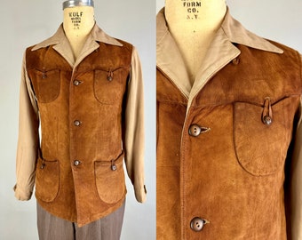1940er Jahre Sportliches in Wildleder Shirt Jac | Vintage 40er Jahre Kupfer Leder und Beige Rayon Gabardine Lässige Block Jacke mit Aufgesetzten Knopf Taschen | Klein