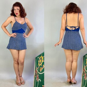 1930s Cathy's Cartwheel Bathing Suit Vintage 30s Blue & White Pinwheel Pattern Cotton Rayon Knit One Piece Skirted Swimsuit Small Medium image 2