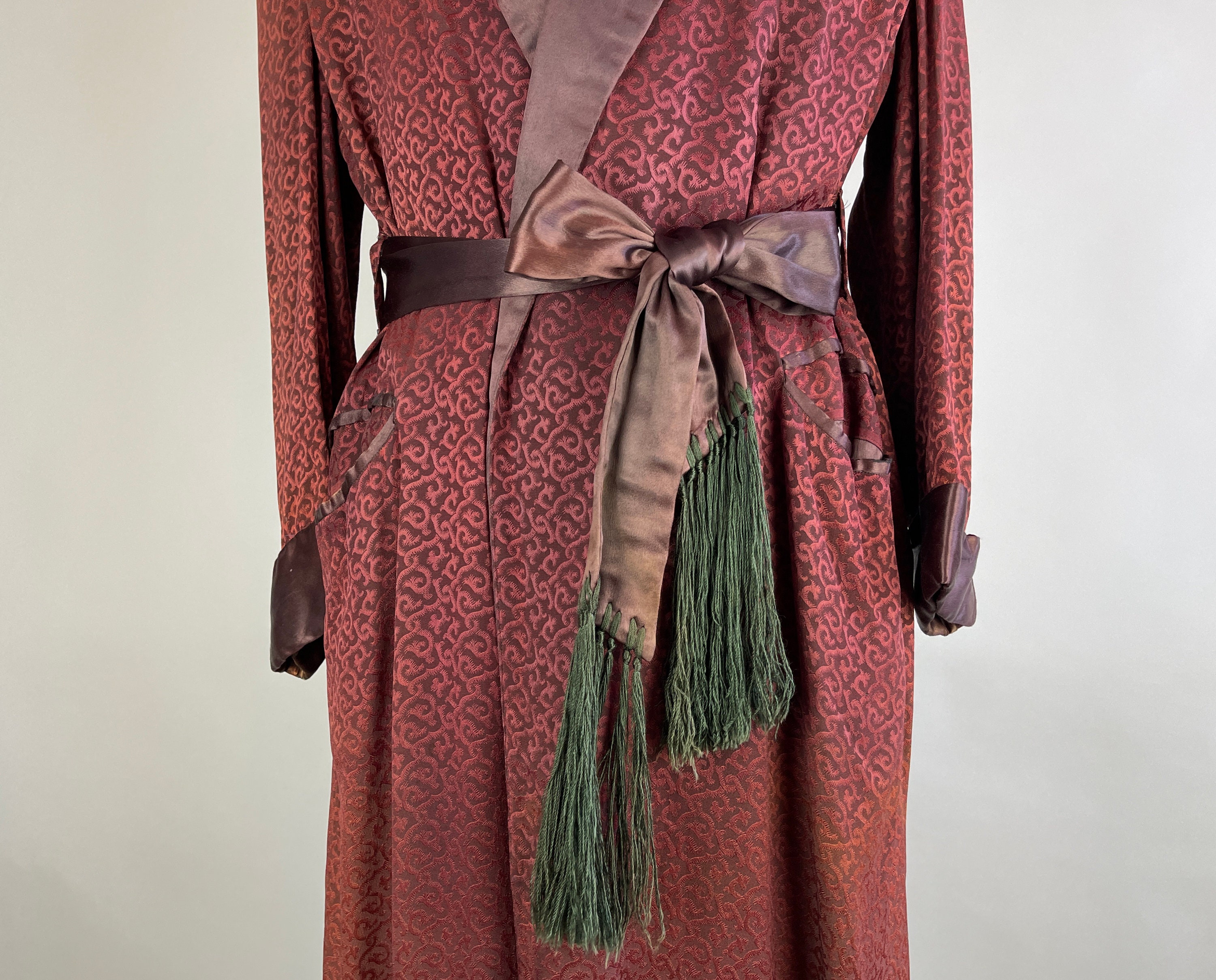 1940s Gilded Age Dressing Robe | Vintage 40s Amber Swirls Over Cinnamon ...