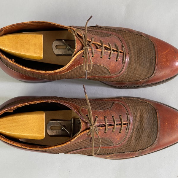 1940s Russet Ventilated Shoes | Vintage 40s Brown Leather Apron Tie Oxford Summer Shoes with Brown Mesh and Laces by "Florsheim" | Size 10.5