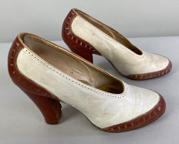 1940s Terrific Two Tone Pumps | Vintage 40s Off Wh