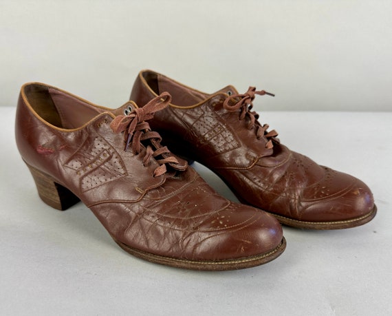 1930s Lady Like Oxfords | Vintage 30s Cedar Brown Floral Broguing Leather Stack Heel Lace Up Nurse Shoes w/Original Laces |Size 6.5 6&1/2 US