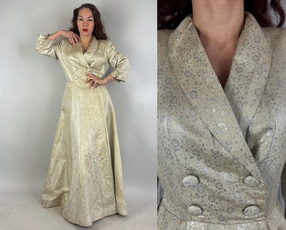 1940s Silver Starlet Dressing Gown | Vintage 40s Ivory and Metallic Floral Lamé Brocade Hostess Lounge Robe with Padded Shoulders | Large