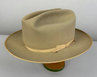 1950s Western Wednesday Hat | Vintage 50s Stetson Wool Felt Cowboy Hat in Sandy Beige with Grosgrain Ribbon and Wind Button | Size 7 Medium