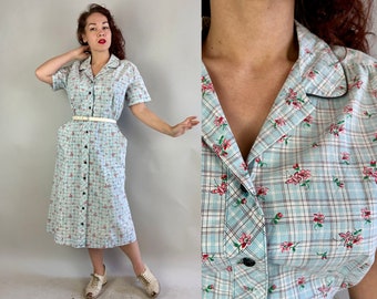 Vestido floral de los años 40 / Vestido vintage de algodón con botones y bolsillos, estampado de flores y mariposas en azul, blanco y rosa, de los años 40 / Extra grande XL