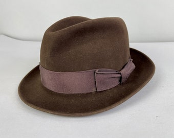 1950s Fashionable Fedora | Vintage 50s Chocolate Brown Fur Felt Mens Hat Cedar Brown Grosgrain Ribbon Band “Biltmore” | Size 7 Small/Medium