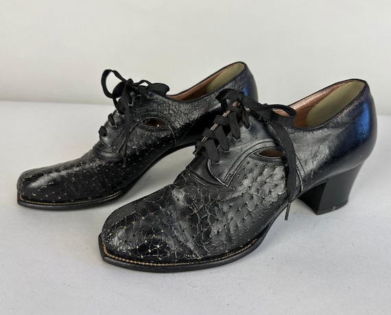 1940s Perfectly Perforated Lace Up Oxfords | Vintage 40s Black Leather Comfortable Heel Nurse Shoes w/ Perforation Holes | Size 7.5 7&1/2 US