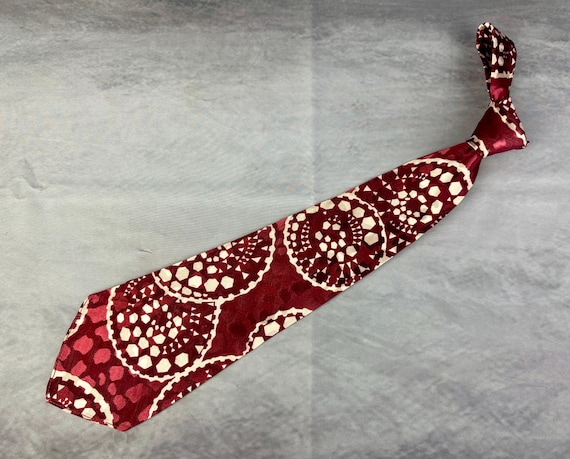 1930s Roll with the Cogs Necktie | Vintage 30s Red and White Silk Self Tie Cravat with Grinding Geometric Wheels Pattern