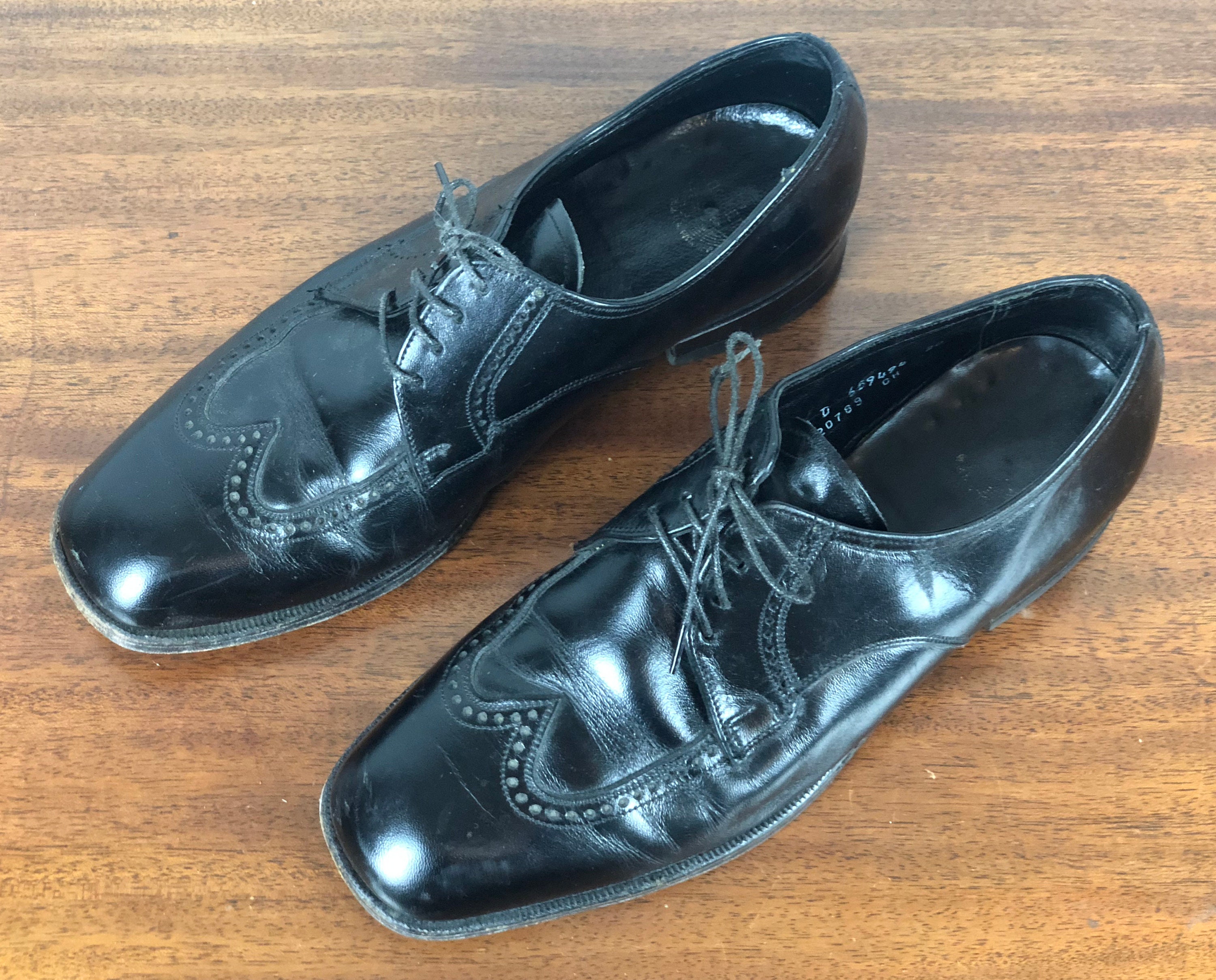 1960s Florsheim Men's Wingtip Shoes | Vintage 60s Black Leather Oxfords ...