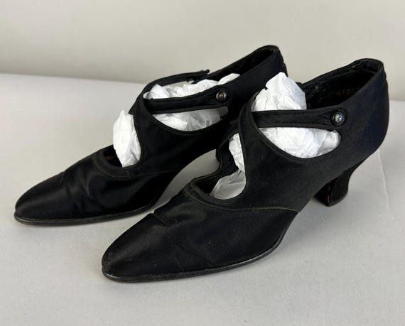 1920s Sassy Straps Mary Janes | Antique Vintage 20s Pointy Black Silk Criss Cross Button Strap Pumps with Leather Soles | Size US 6.5 6&1/2