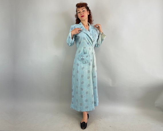 1940s Lovely Lounge Robe | Vintage 40s Blue White… - image 3